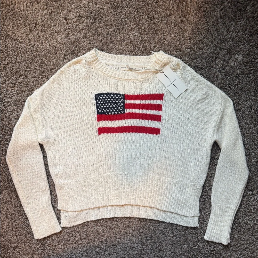Moon & Madison American Flag Sweater - Picture 1 of 2